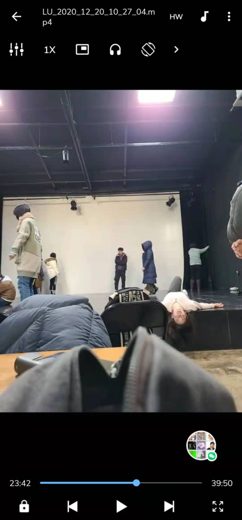 天台上的嚎叫者 · 图像资料 · F0572